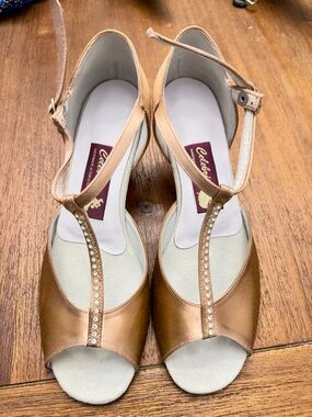 Vintage Celebrity Ballroom Dance Shoes Gold T-Strap Leather Soles 9W